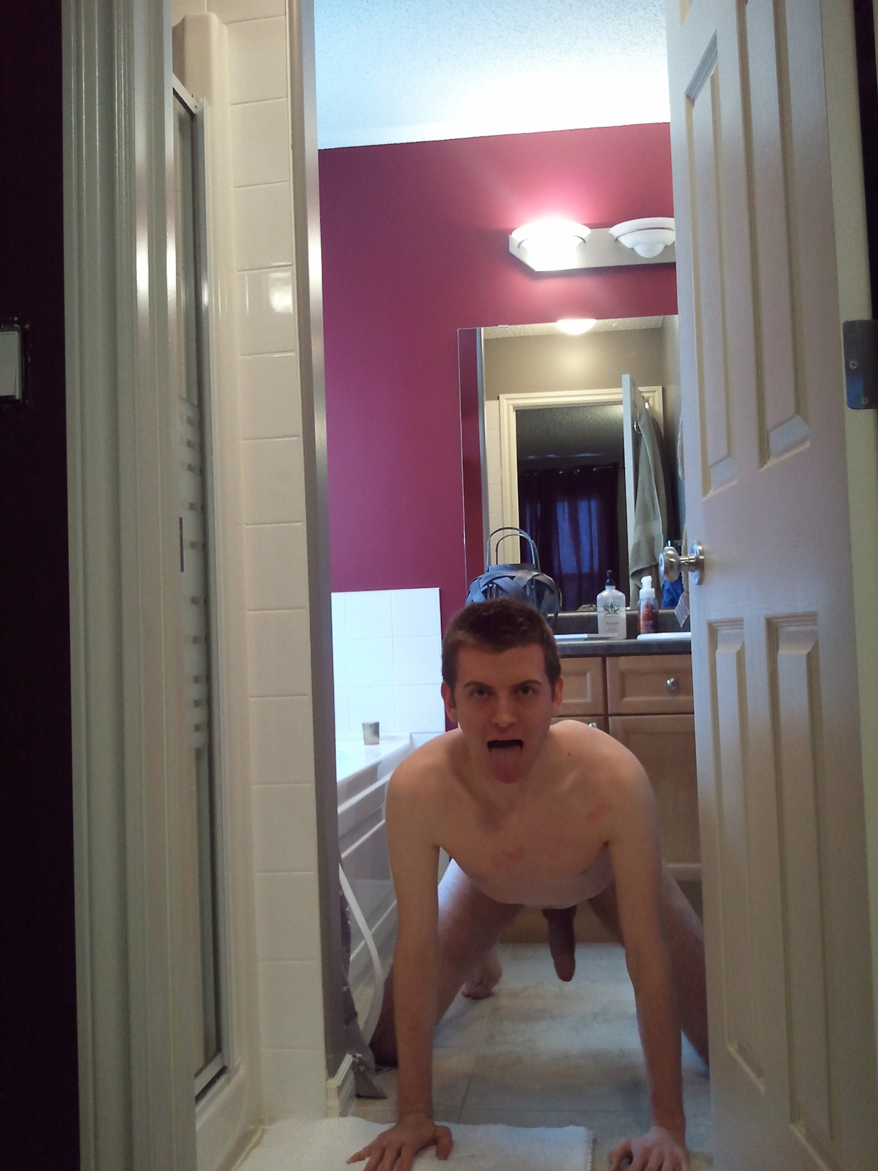 Here can you see Stephan Simmons Private Nude Self Pics for free!!!